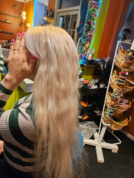 Lang blond extension