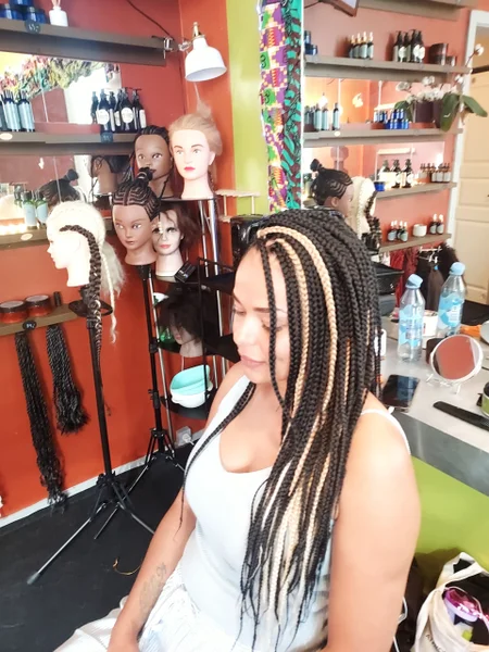 Lange braids i salonen